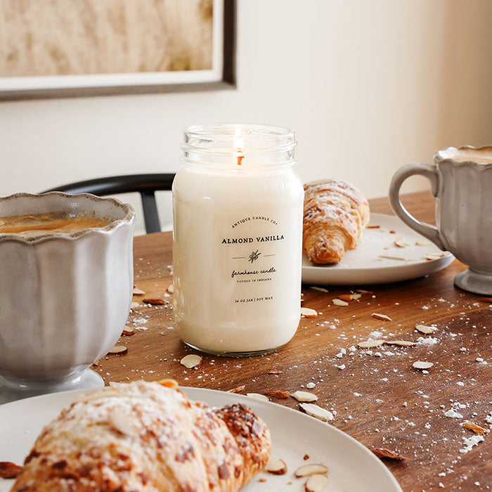 Almond Vanilla 16 oz candle